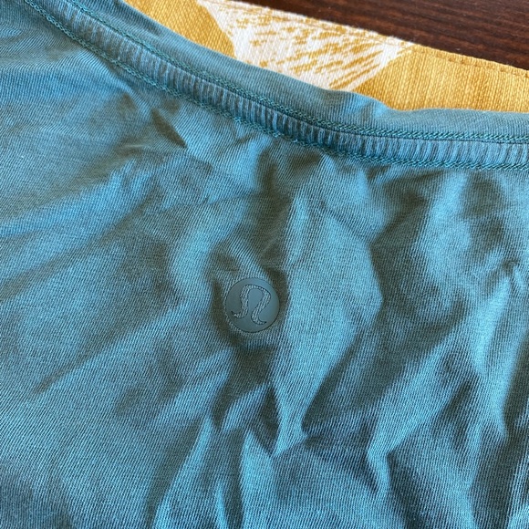 Lululemon love tee - 8 - Picture 7 of 9